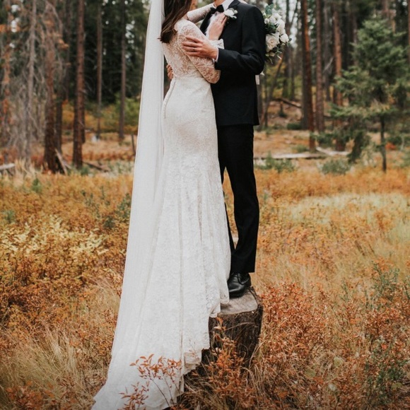 Lace Bridal Wedding Dress - Picture 2 of 8